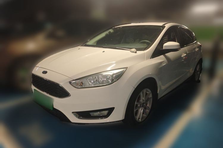 Used Ford Focus 2015 Hatchback 1.6L Automatic Fashion Edition Guazi used car, China used car export, Used car for sale, Used cars, Cheapest cars for sale