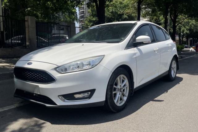 Ojetý Ford Focus 2015 Hatchback 1.6L Automatic Fashion Edition