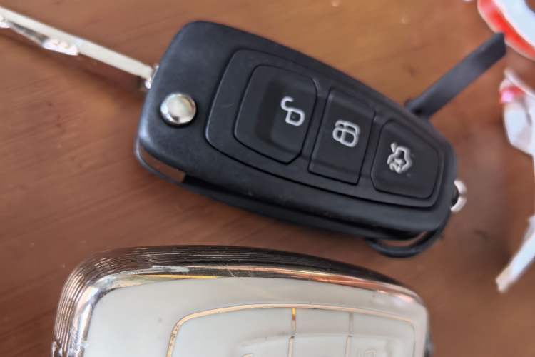 Used Ford Focus 2015 Hatchback 1.6L Manual Fashion Edition Vehicle Key