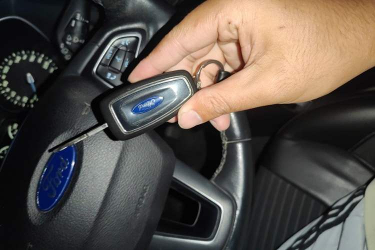 Used Ford Focus 2015 Hatchback 1.6L Manual Fashion Edition Vehicle Key