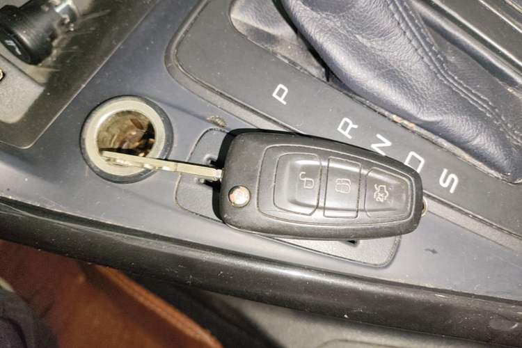 Used Ford Focus 2015 Hatchback 1.6L Automatic Fashion Edition Vehicle Key