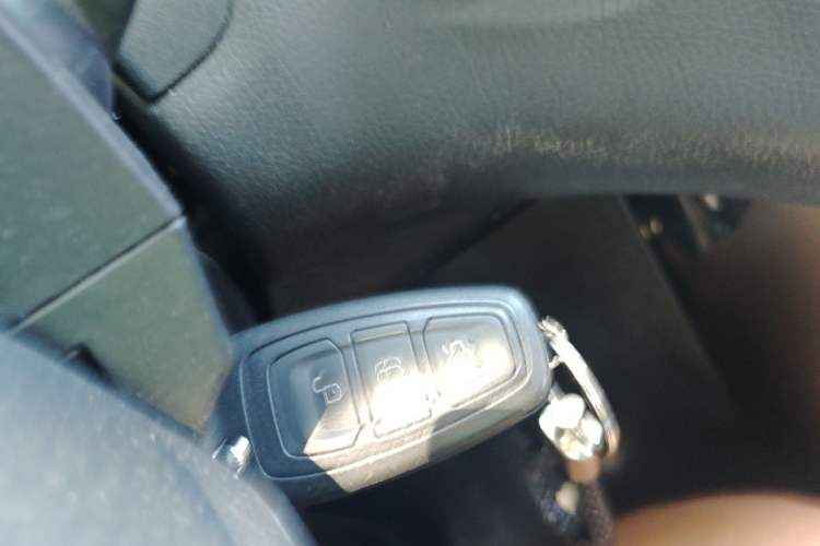 Used Ford Focus 2015 Sedan 1.6L Manual Fashion Edition Vehicle Key