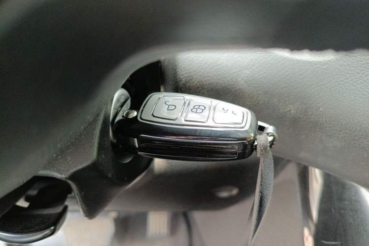 Used Ford Focus 2015 Hatchback 1.6L Automatic Fashion Edition Vehicle Key