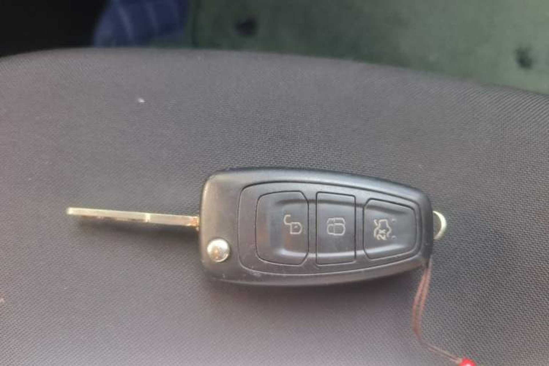 Used Ford Focus 2015 Hatchback 1.6L Manual Comfort Edition Vehicle Key
