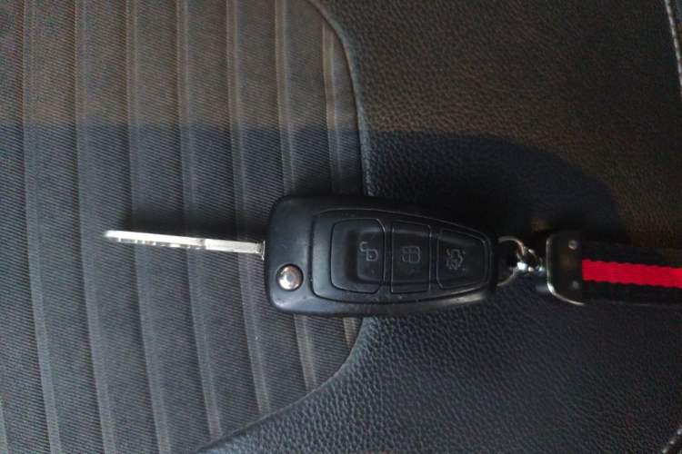 Used Ford Focus 2015 Hatchback 1.6L Automatic Fashion Edition Vehicle Key