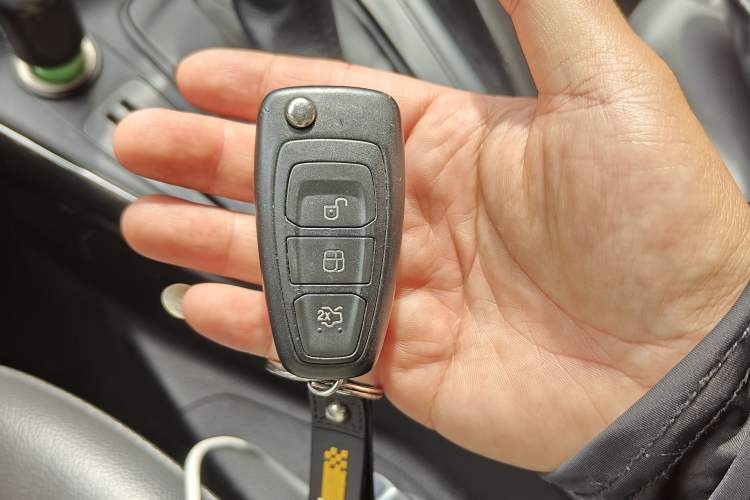 Used Ford Focus 2015 Hatchback 1.6L Automatic Fashion Edition Vehicle Key