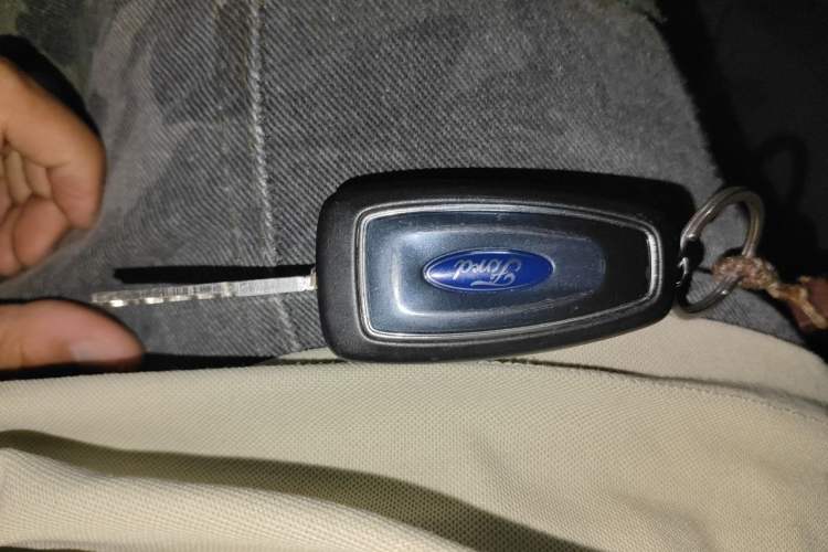 Used Ford Focus 2015 Hatchback EcoBoost 125 Automatic Supreme Style Edition Vehicle Key