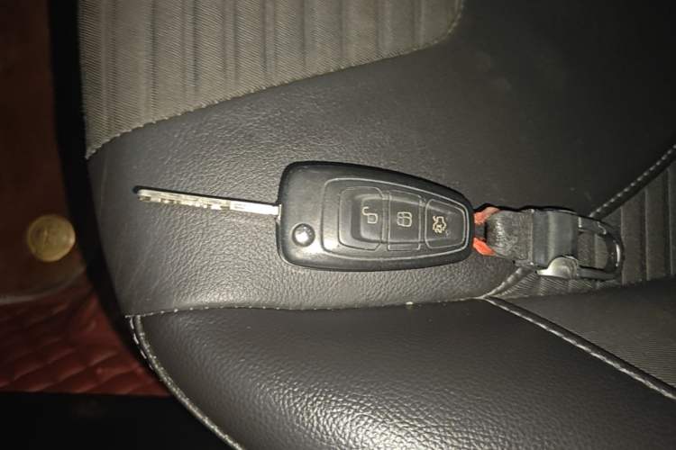 Used Ford Focus 2015 Hatchback EcoBoost 125 Manual – Ultra-Style Edition Vehicle Key