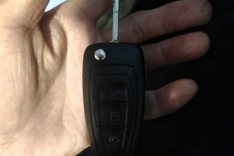 Used Ford Focus 2015 Sedan 1.6L Manual Fashion Edition Vehicle Key