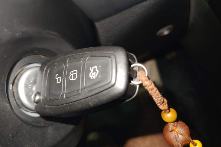 Used Ford Focus 2015 Sedan EcoBoost 125 Automatic Supreme Style Edition Vehicle Key