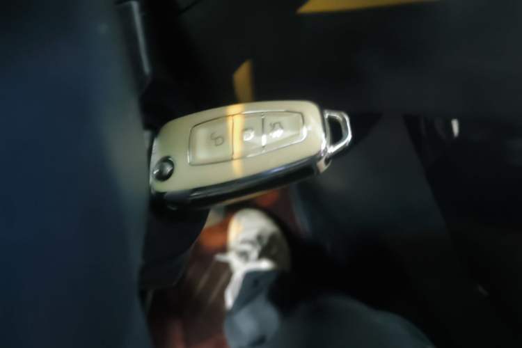 Used Ford Focus 2015 Hatchback EcoBoost 125 Automatic Supreme Style Edition Vehicle Key