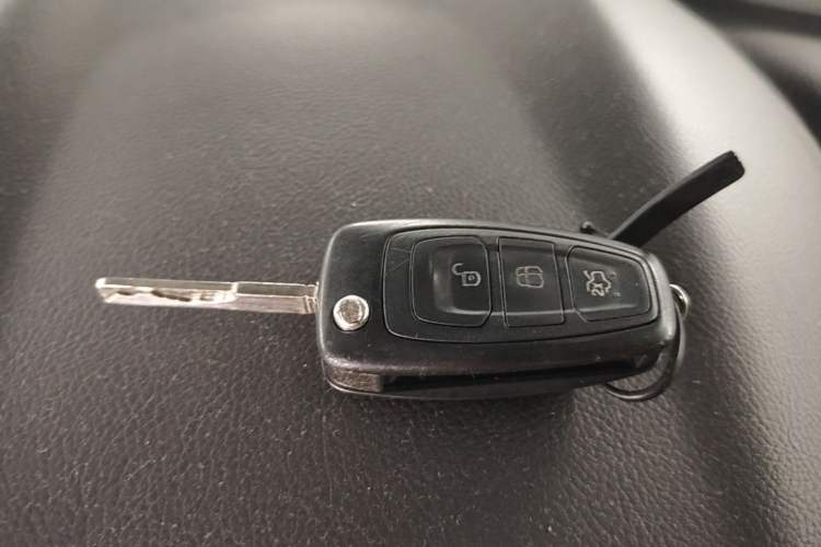 Used Ford Focus 2015 Hatchback EcoBoost 125 Automatic Supreme Style Edition Vehicle Key