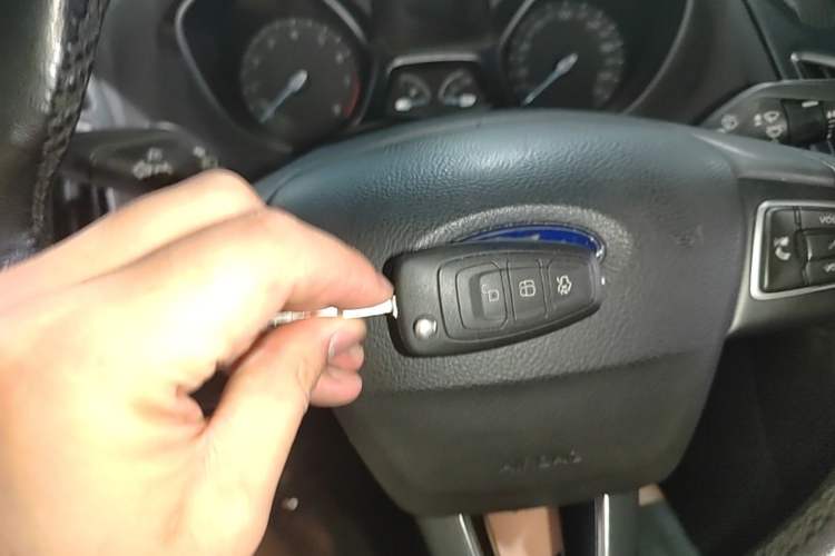 Used Ford Focus 2015 Sedan EcoBoost 180 Automatic Elite Model Vehicle Key
