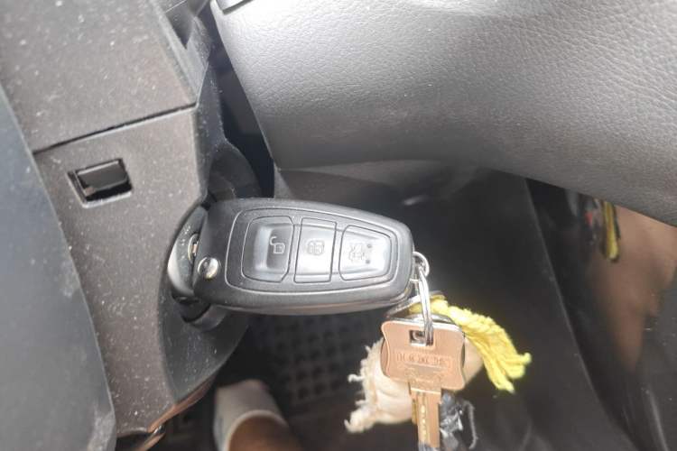 Used Ford Focus 2015 Sedan EcoBoost 180 Automatic Elite Model Vehicle Key