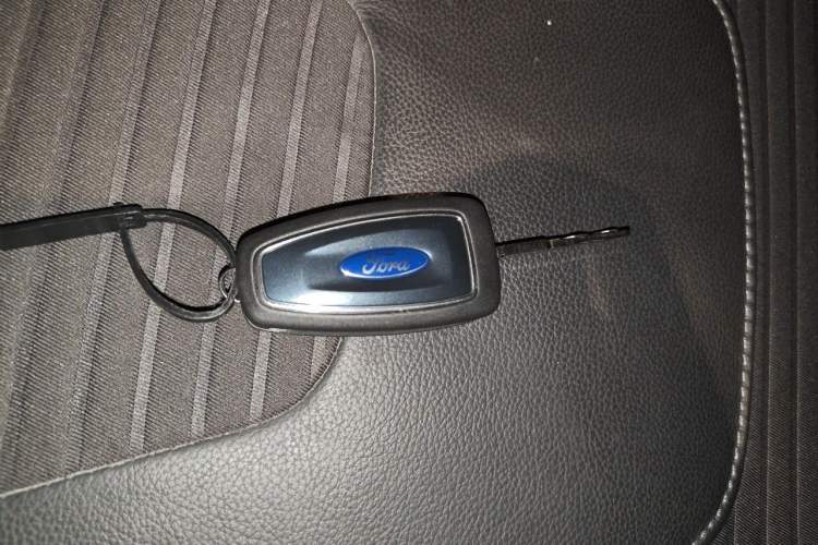 Used Ford Focus 2015 Sedan EcoBoost 180 Automatic Elite Model Vehicle Key