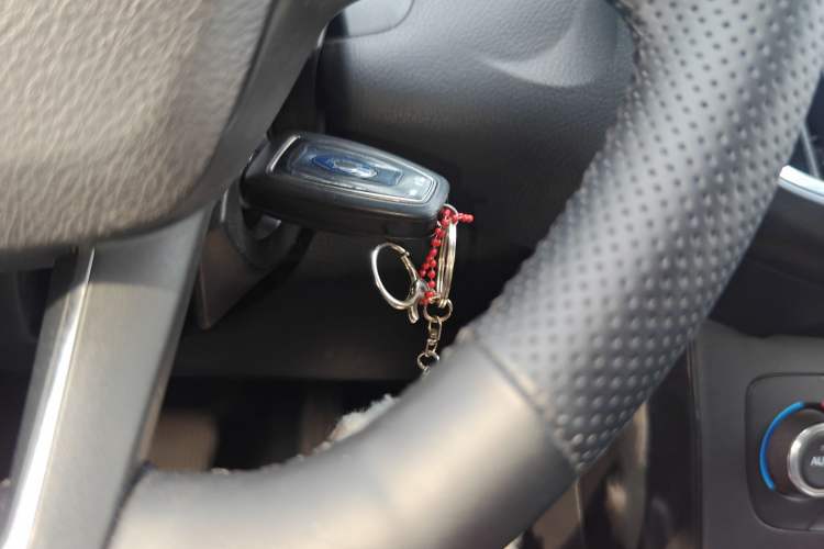 Used Ford Focus 2015 Hatchback 1.6L Automatic Fashion Edition Vehicle Key