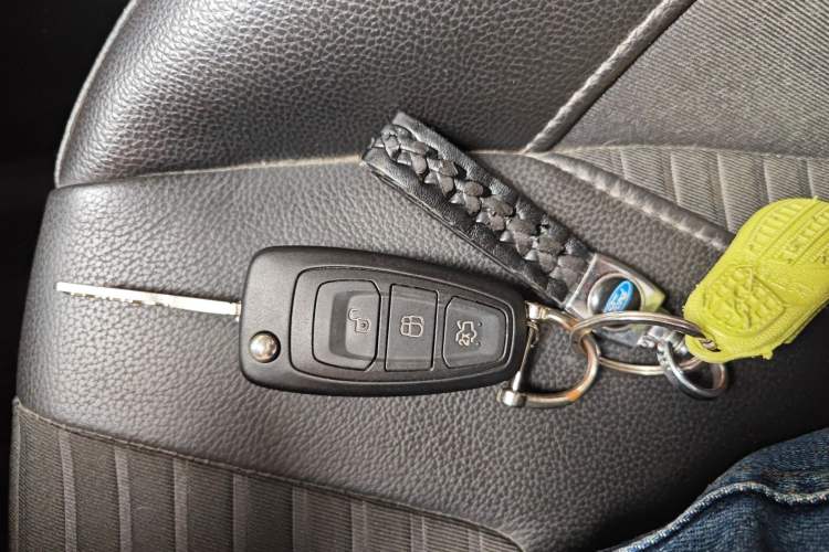 Used Ford Focus 2015 Sedan EcoBoost 125 Automatic Supreme Style Edition Vehicle Key