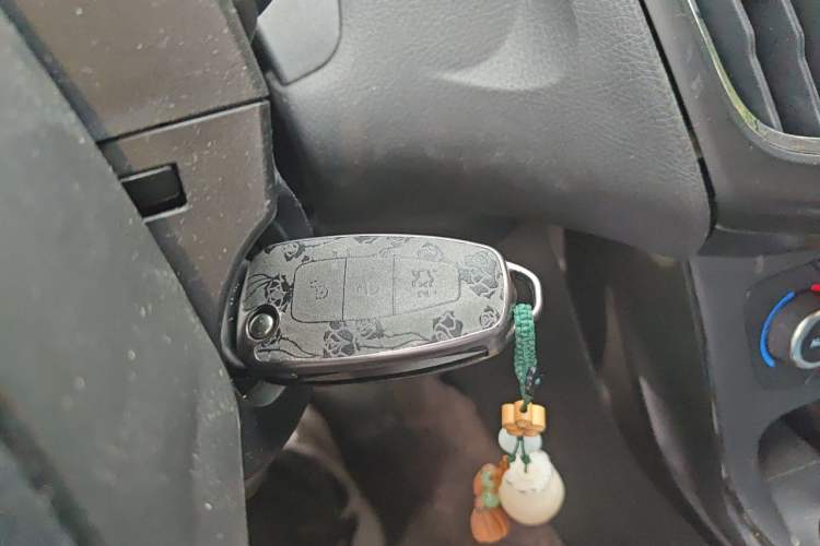 Used Ford Focus 2015 Hatchback EcoBoost 125 Automatic Supreme Style Edition Vehicle Key