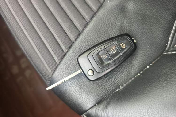 Used Ford Focus 2015 Hatchback EcoBoost 180 Automatic Elite Model Vehicle Key