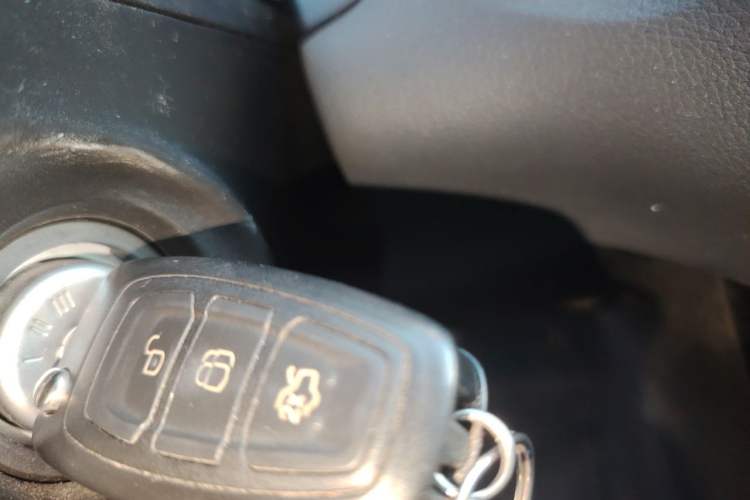Used Ford Focus 2015 Hatchback 1.6L Manual Fashion Edition Vehicle Key
