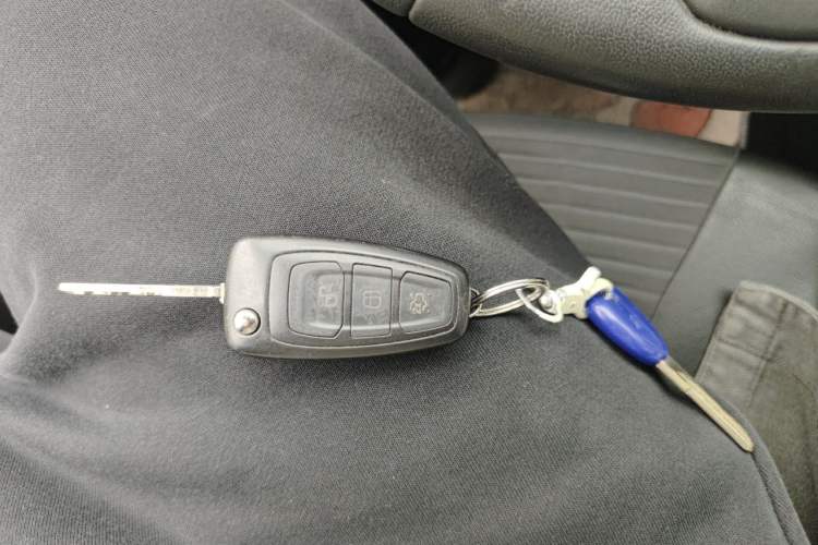 Used Ford Focus 2015 Sedan EcoBoost 125 Automatic Supreme Style Edition Vehicle Key