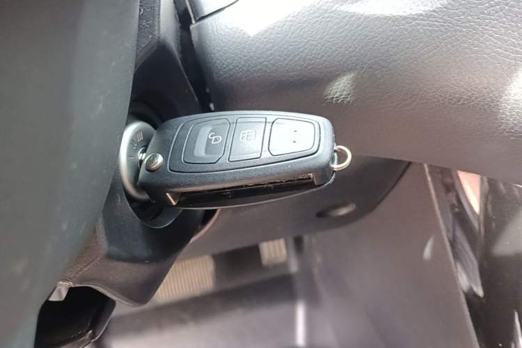 Used Ford Focus 2015 Sedan EcoBoost 125 Automatic Supreme Style Edition Vehicle Key