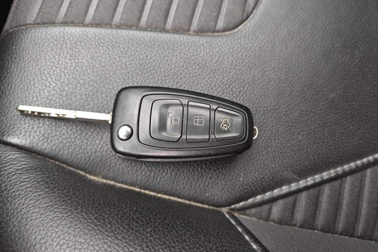 Used Ford Focus 2015 Hatchback 1.6L Automatic Fashion Edition Vehicle Key