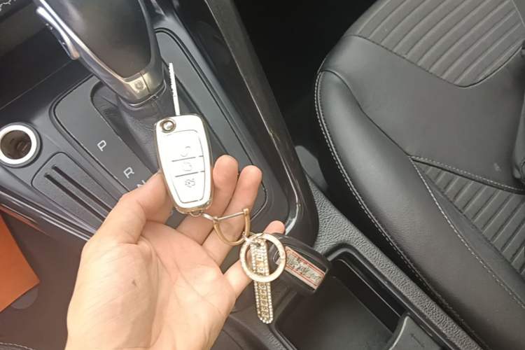 Used Ford Focus 2015 Hatchback 1.6L Automatic Fashion Edition Vehicle Key
