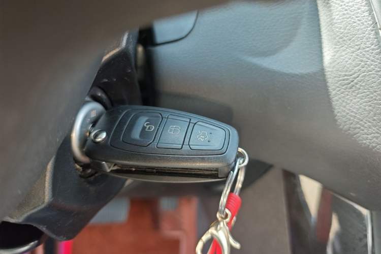 Used Ford Focus 2015 Sedan EcoBoost 180 Automatic Elite Model Vehicle Key