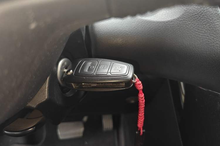 Used Ford Focus 2015 Hatchback EcoBoost 125 Automatic Supreme Style Edition Vehicle Key