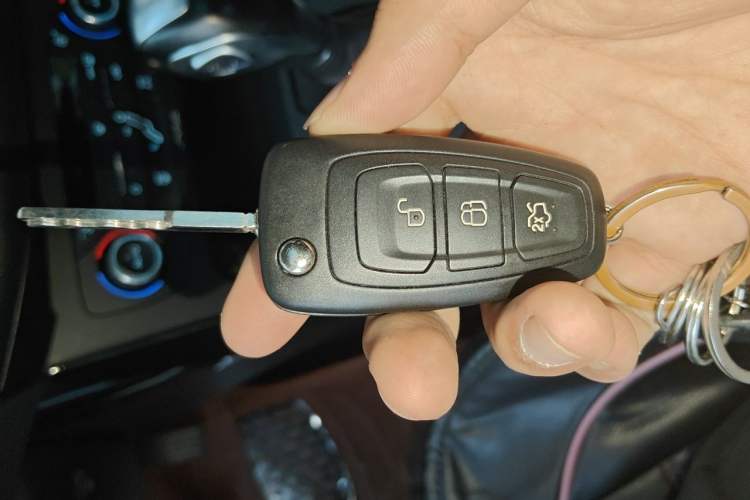 Used Ford Focus 2015 Hatchback 1.6L Automatic Fashion Edition Vehicle Key