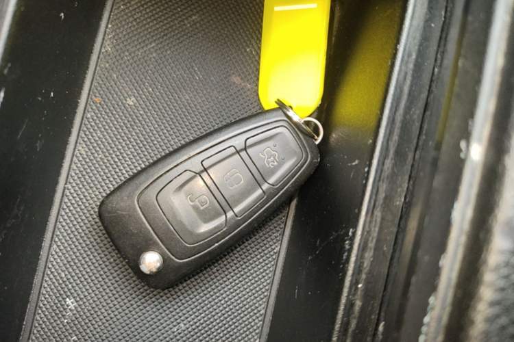Used Ford Focus 2015 Hatchback EcoBoost 125 Automatic Supreme Style Edition Vehicle Key