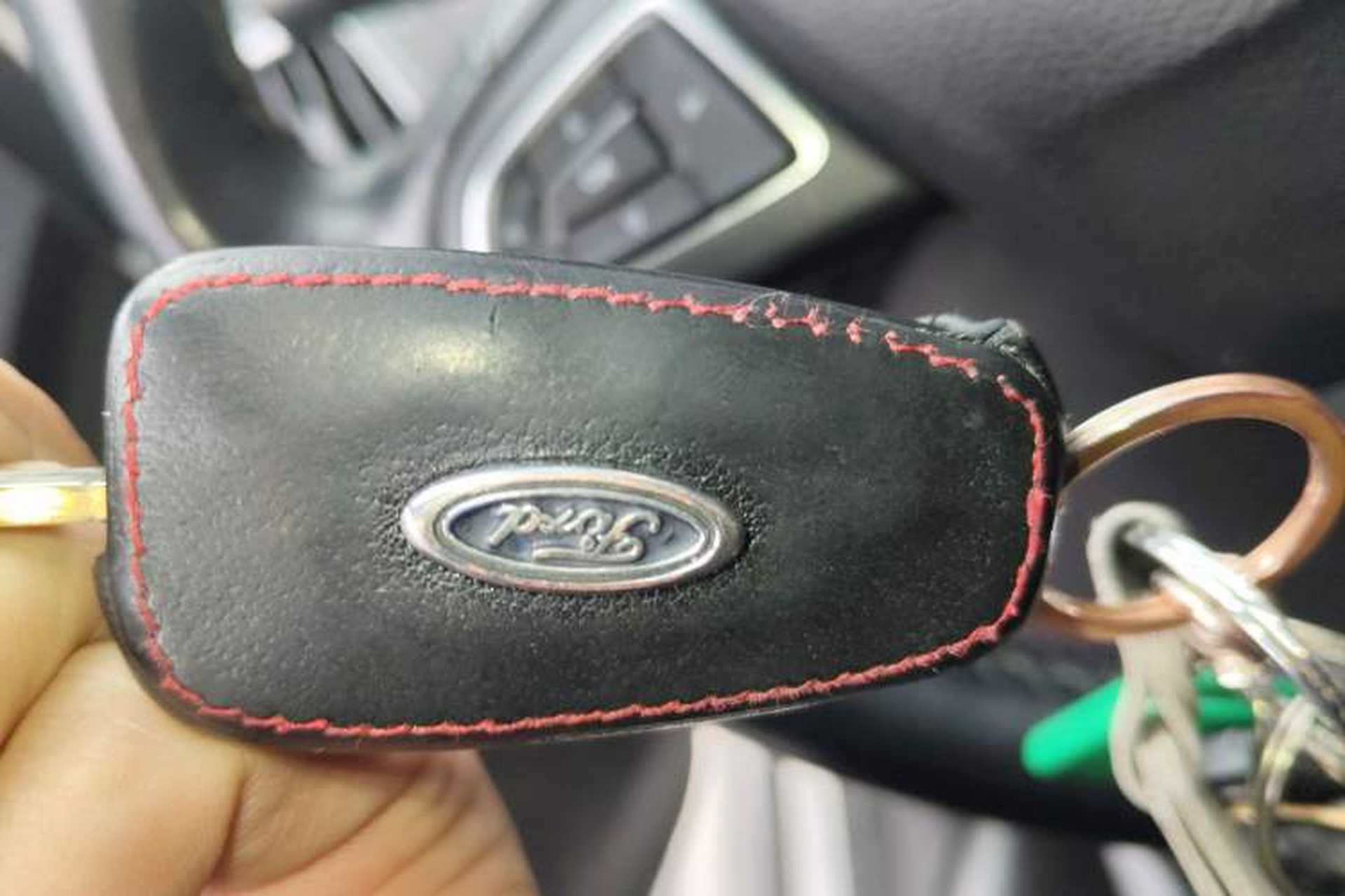 Used Ford Focus 2015 Hatchback EcoBoost 125 Automatic Supreme Style Edition Vehicle Key