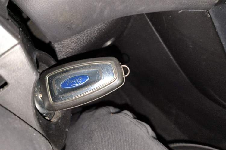 Used Ford Focus 2015 Sedan EcoBoost 180 Automatic Elite Model Vehicle Key