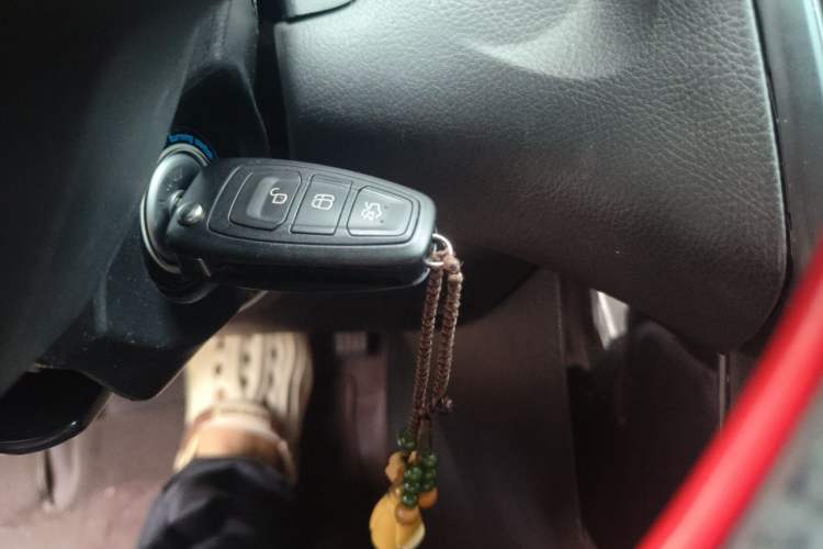 Used Ford Focus 2015 Sedan EcoBoost 180 Automatic Elite Model Vehicle Key