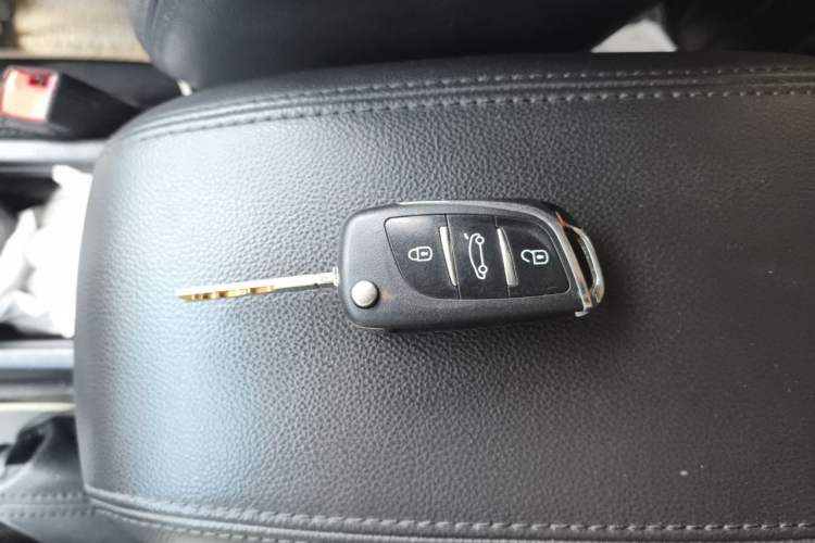 Used Ford Focus 2015 Hatchback 1.6L Manual Comfort Edition Vehicle Key