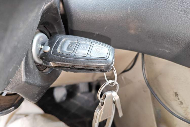 Used Ford Focus 2015 Sedan 1.6L Manual Comfort Model Vehicle Key