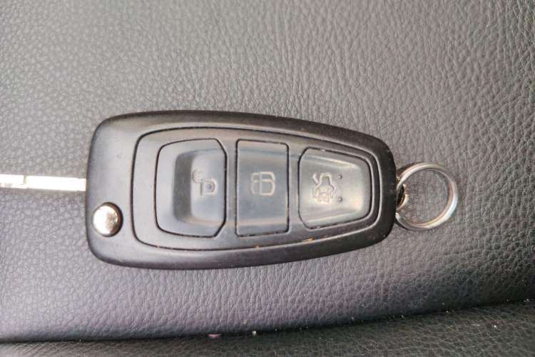 Used Ford Focus 2015 Sedan 1.6L Automatic Comfort Model Vehicle Key