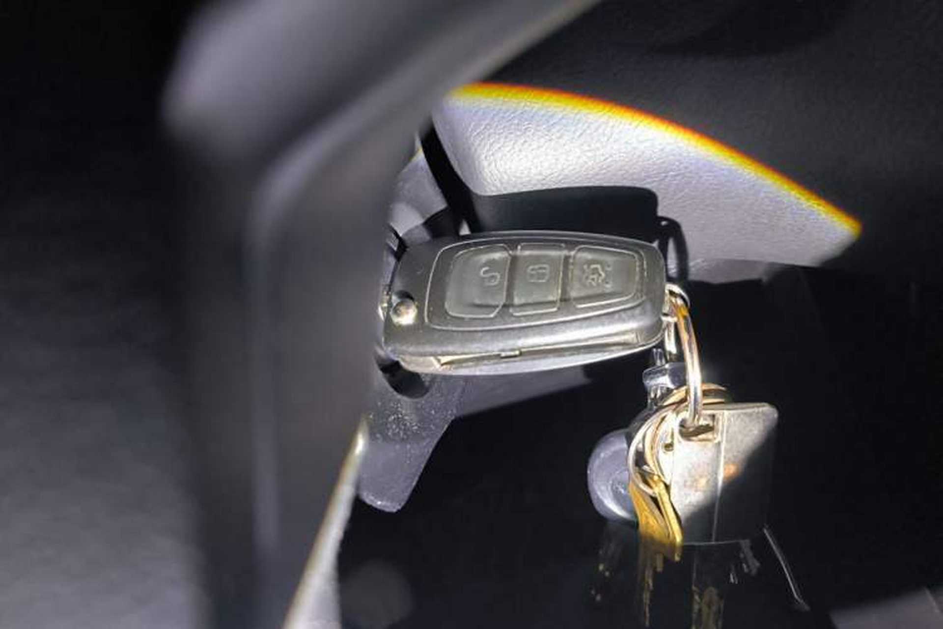 Used Ford Focus 2015 Sedan 1.6L Manual Fashion Edition Vehicle Key