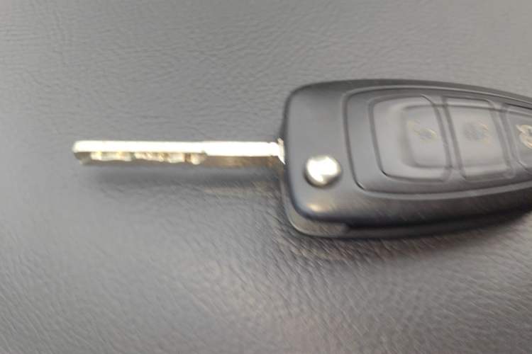 Used Ford Focus 2015 Hatchback EcoBoost 125 Automatic Supreme Style Edition Vehicle Key