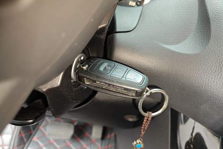 Used Ford Focus 2015 Hatchback 1.6L Automatic Fashion Edition Vehicle Key