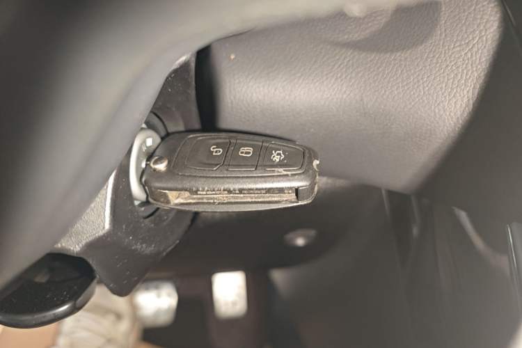 Used Ford Focus 2015 Sedan EcoBoost 180 Automatic Elite Model Vehicle Key