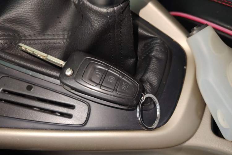 Used Ford Focus 2015 Sedan 1.6L Manual Comfort Model Vehicle Key