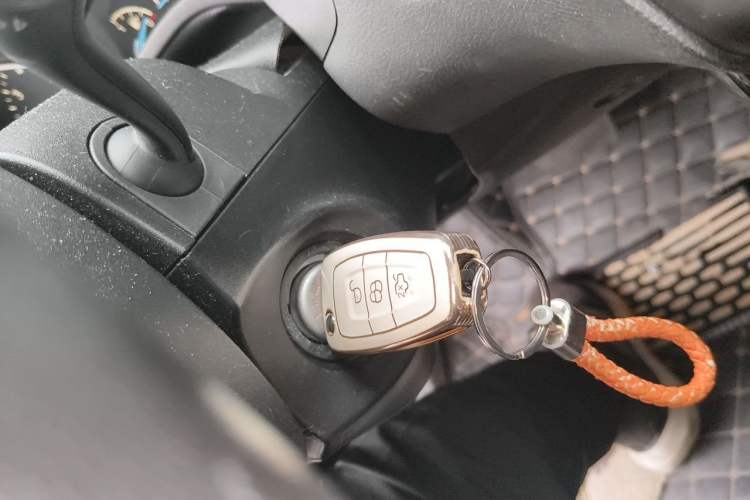 Used Ford Focus 2015 Hatchback 1.6L Automatic Fashion Edition Vehicle Key