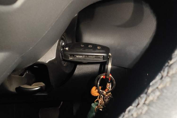 Used Ford Focus 2015 Hatchback 1.6L Automatic Fashion Edition Vehicle Key