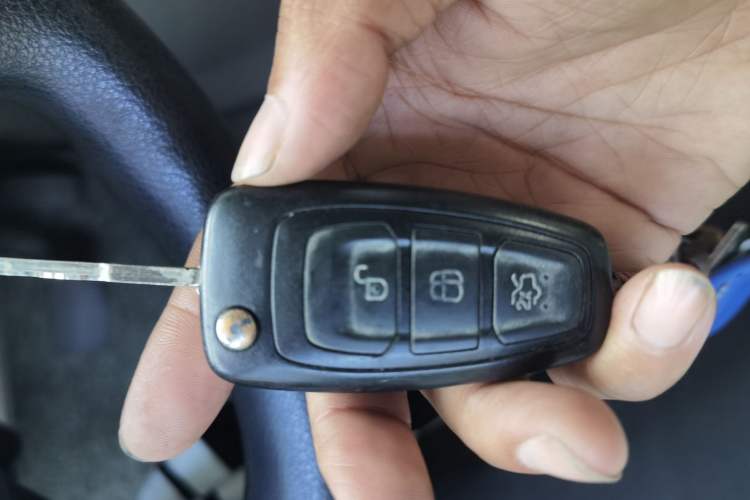 Used Ford Focus 2015 Sedan 1.6L Automatic Comfort Model Vehicle Key
