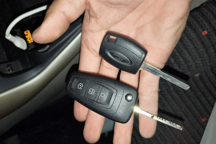 Used Ford Focus 2015 Sedan 1.6L Manual Comfort Model Vehicle Key