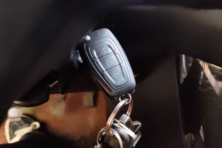 Used Ford Focus 2015 Sedan EcoBoost 125 Manual – Ultra-Style Edition Vehicle Key