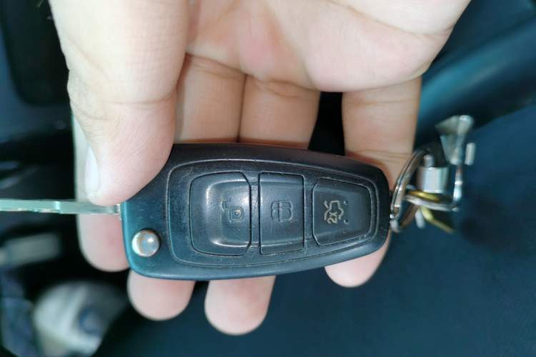 Used Ford Focus 2015 Hatchback EcoBoost 125 Automatic Supreme Style Edition Vehicle Key