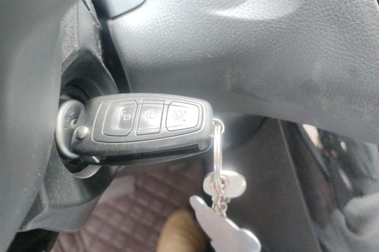 Used Ford Focus 2015 Hatchback 1.6L Automatic Fashion Edition Vehicle Key